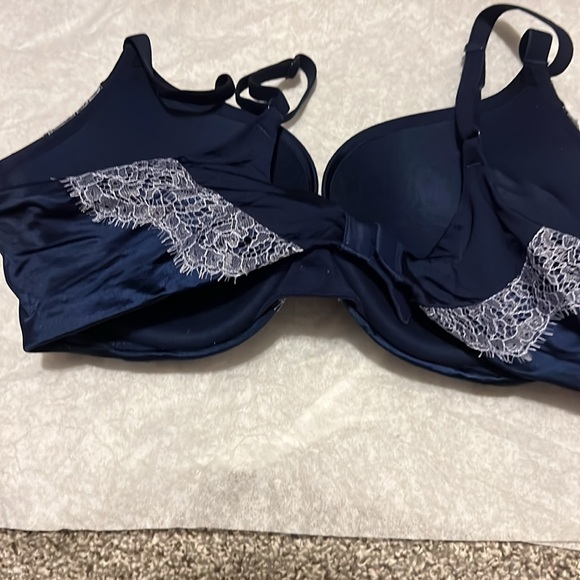 Victoria's Secret Blue push up 36b - Picture 2 of 3
